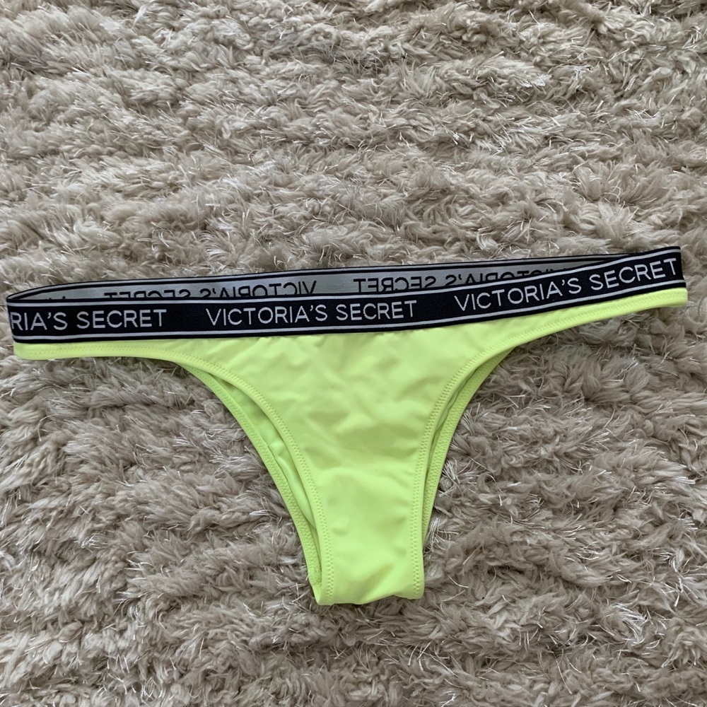 Victoria’s Secret Bikini Bottom - Medium